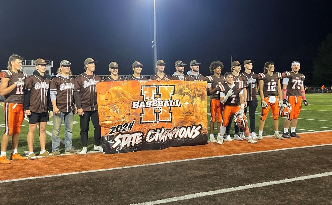 Baseball honored at Homecoming